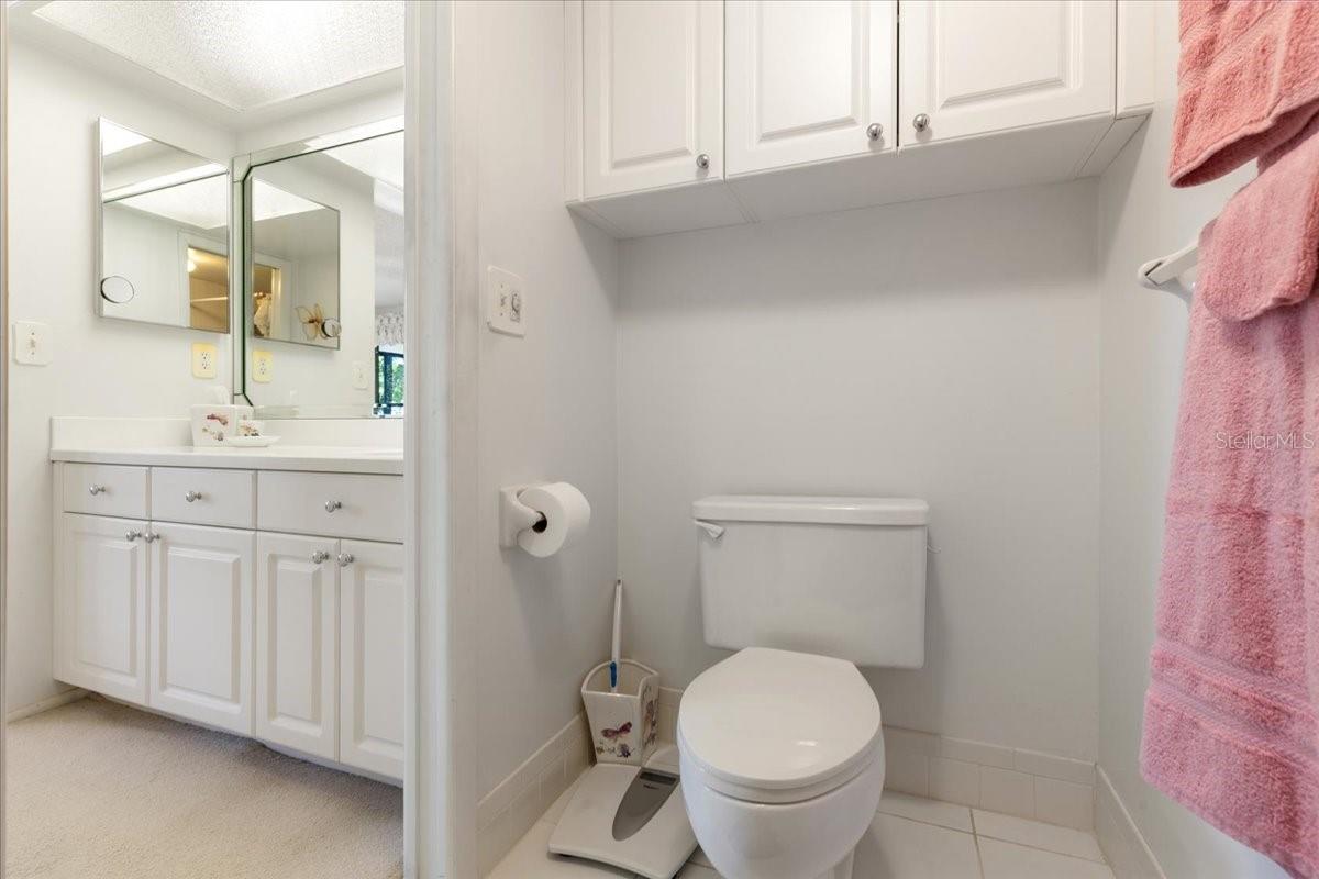 Listing photo id 28 for 108 Lakeview Court 108