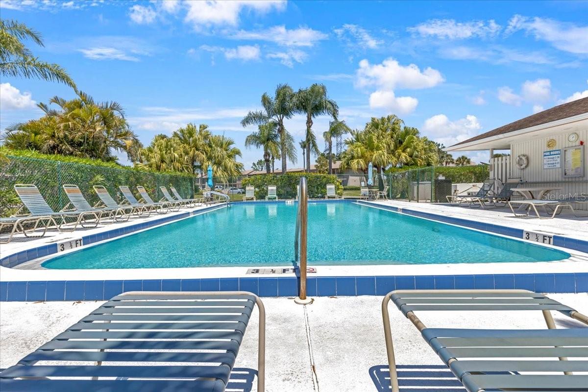 Listing photo id 30 for 108 Lakeview Court 108