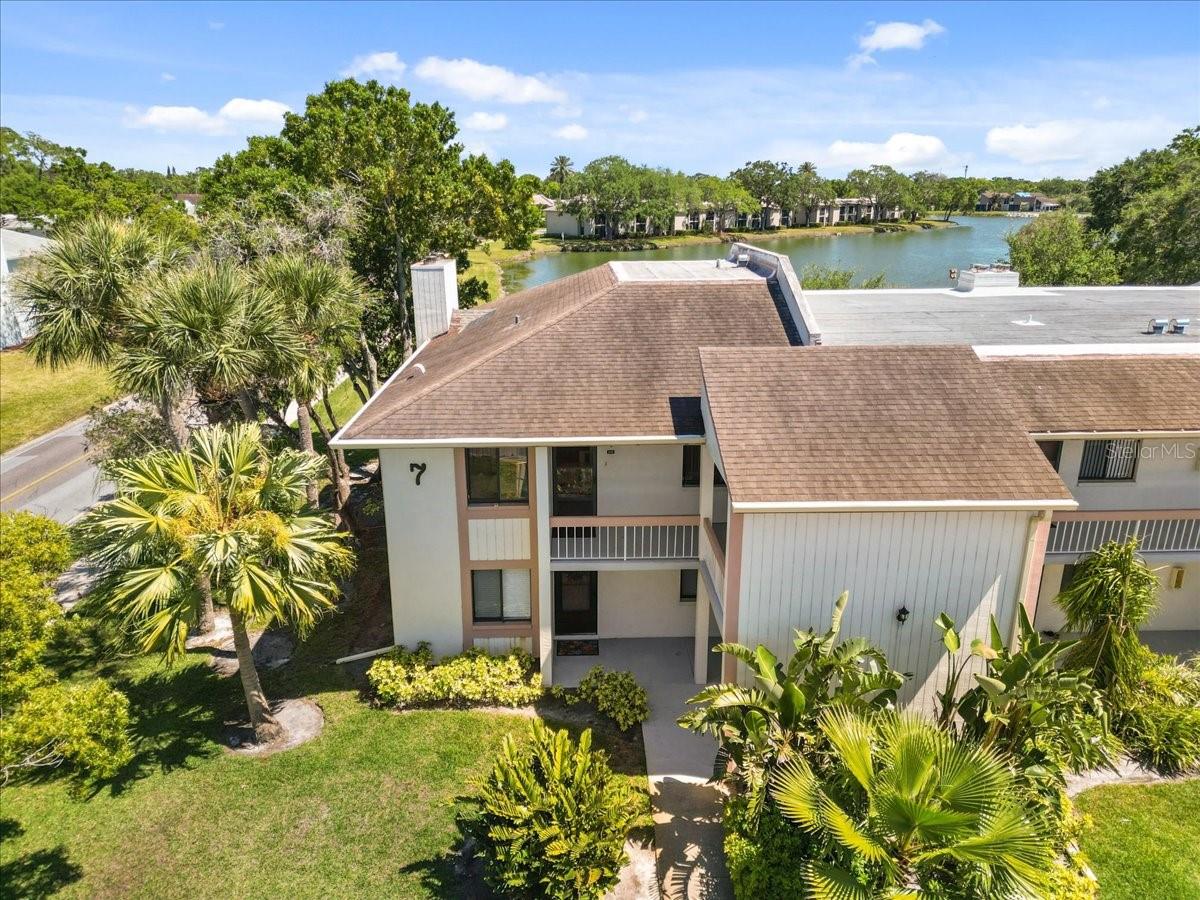 Listing photo id 32 for 108 Lakeview Court 108