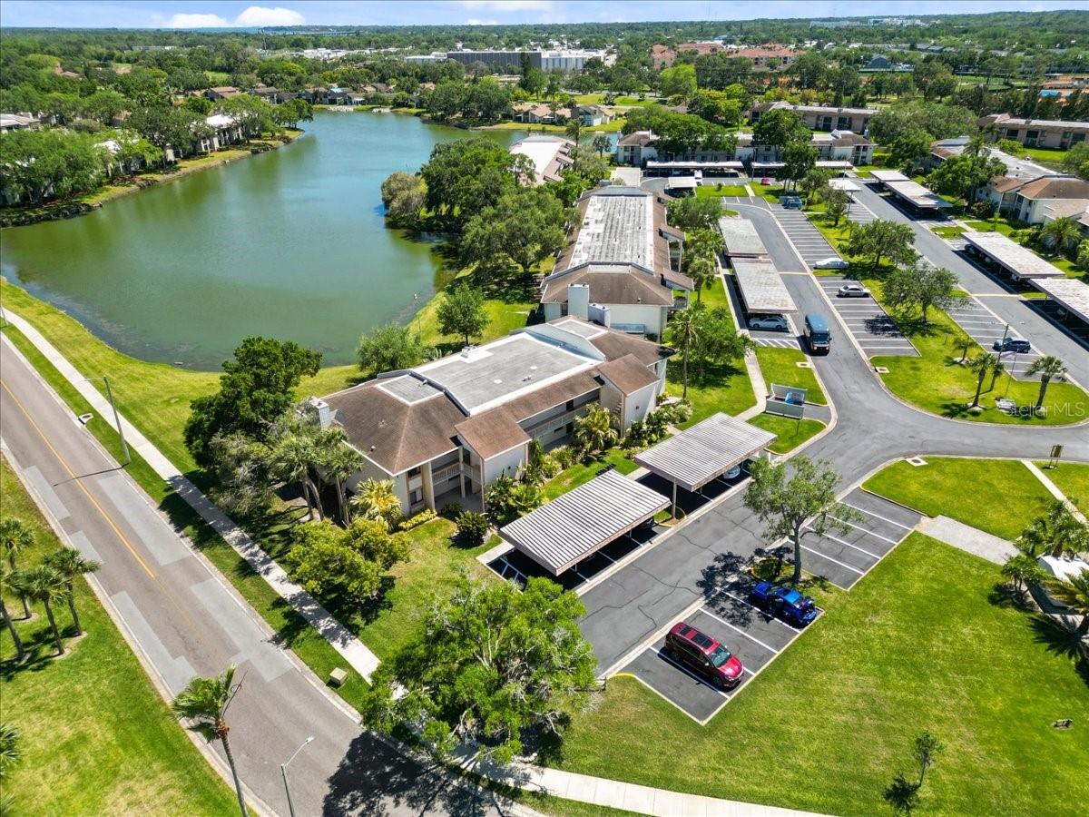 Listing photo id 2 for 108 Lakeview Court 108