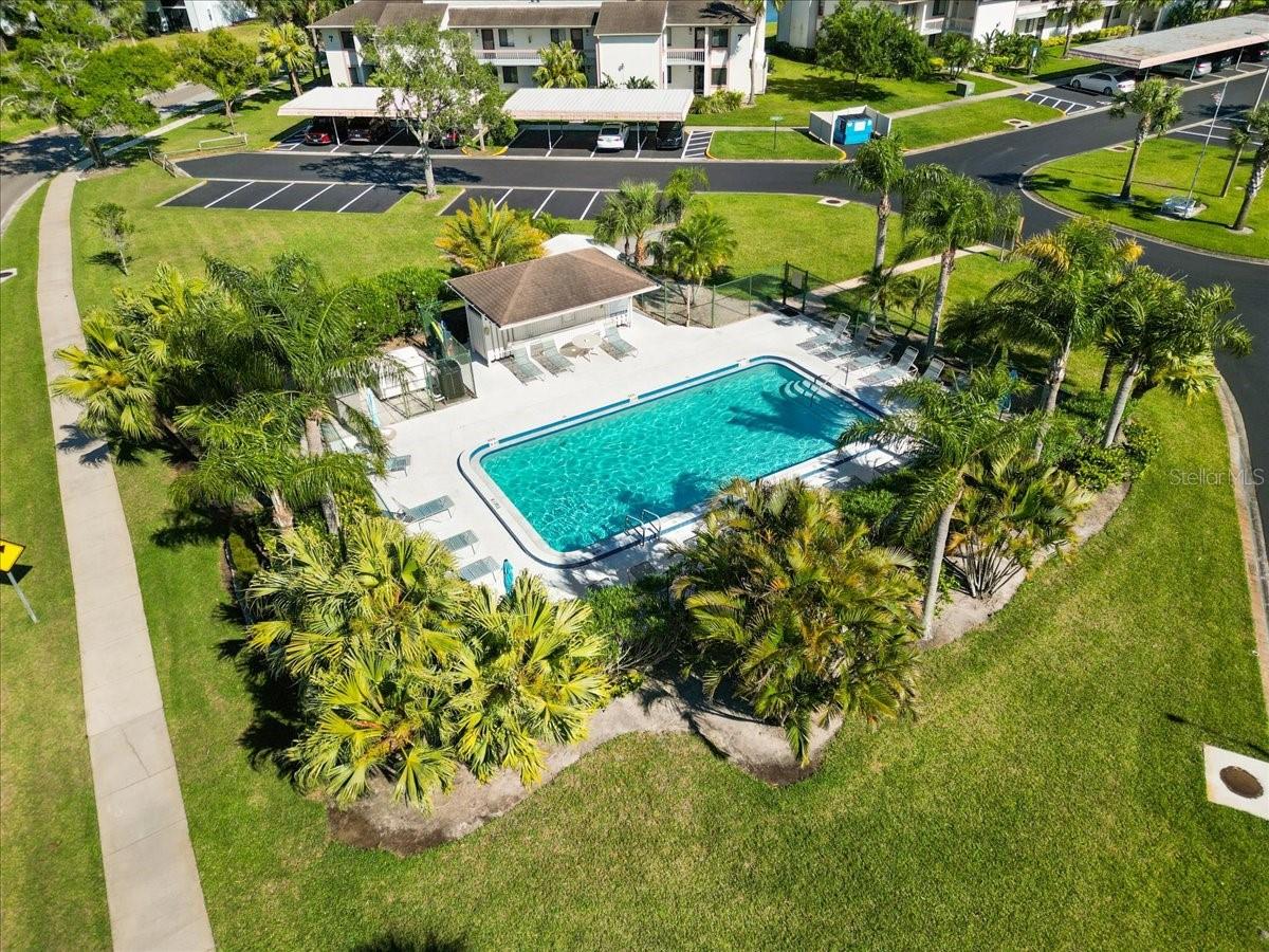 Listing photo id 3 for 108 Lakeview Court 108