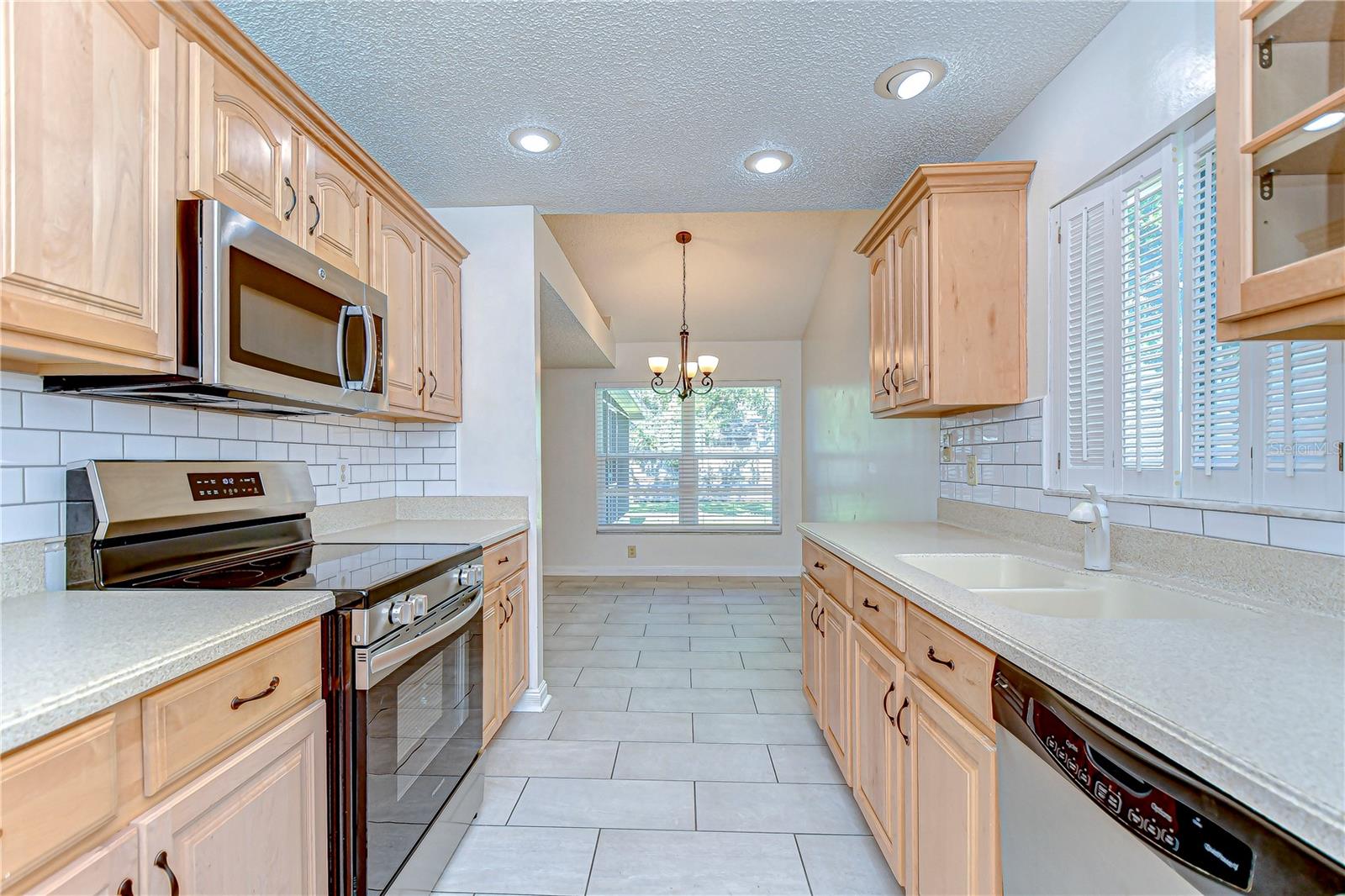 Image 12 of 30 For 2015 Branch Tree Lane