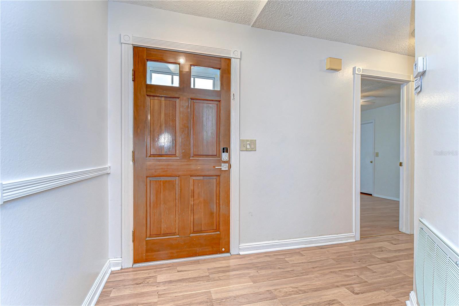 Image 6 of 30 For 2015 Branch Tree Lane