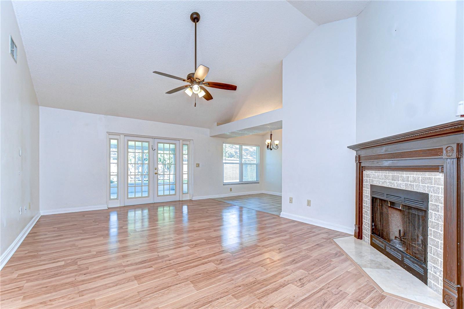 Image 8 of 30 For 2015 Branch Tree Lane
