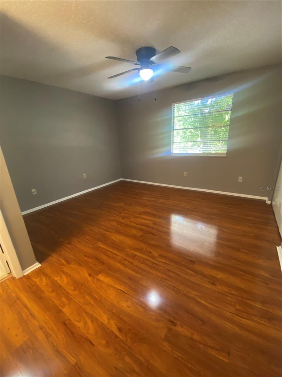 Image 5 of 13 For 10125 Lake Oak Cir