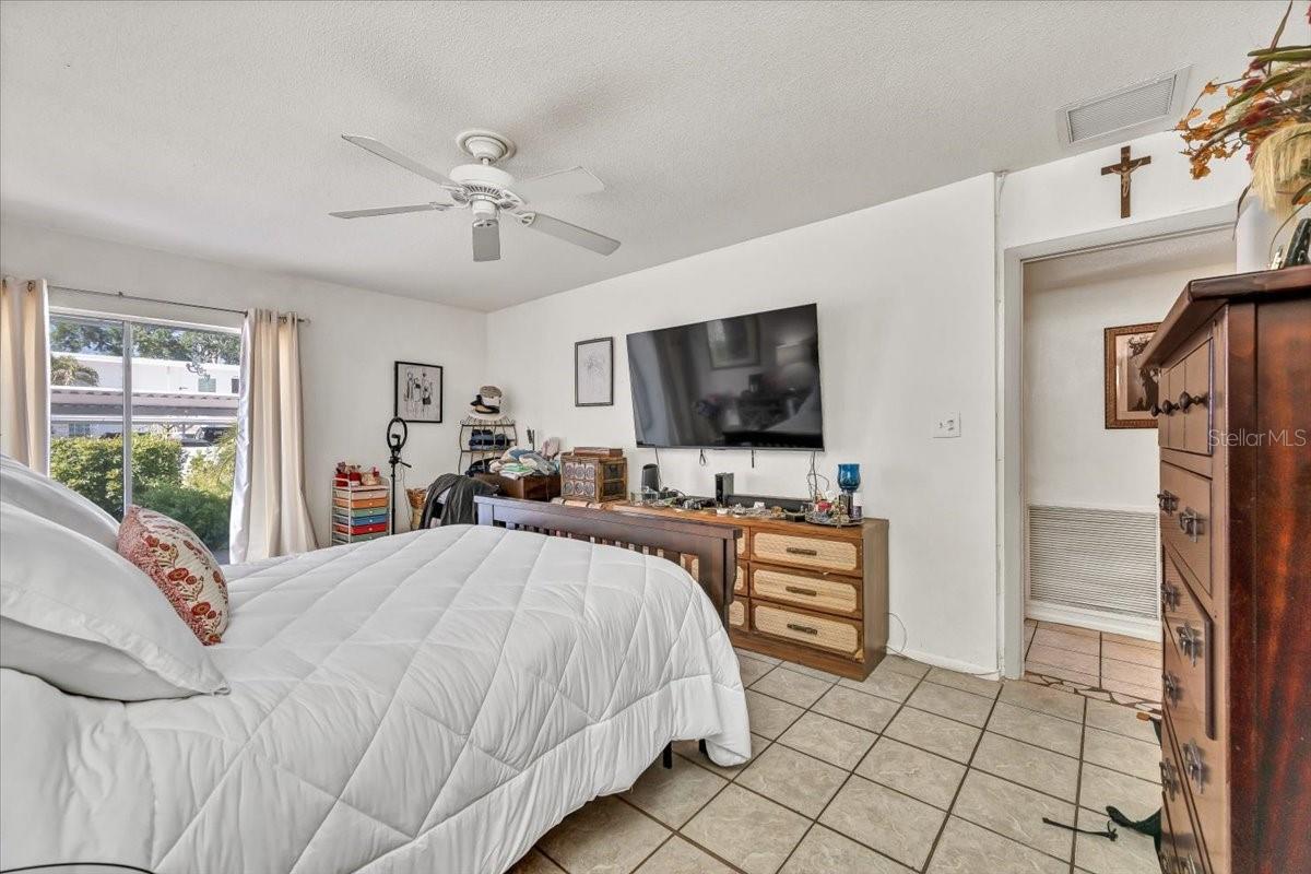 Image 42 of 60 For 1655 Highland Avenue C155