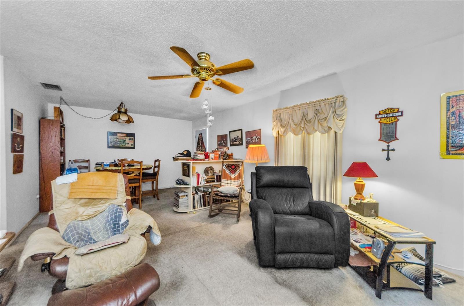 Listing photo id 26 for 618 July Drive