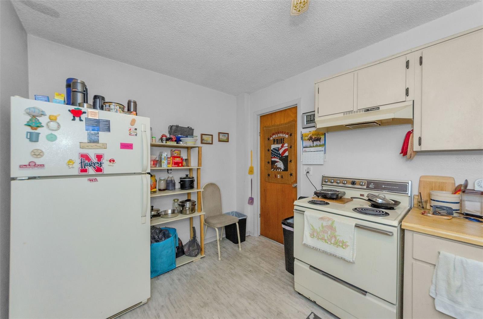 Listing photo id 29 for 618 July Drive