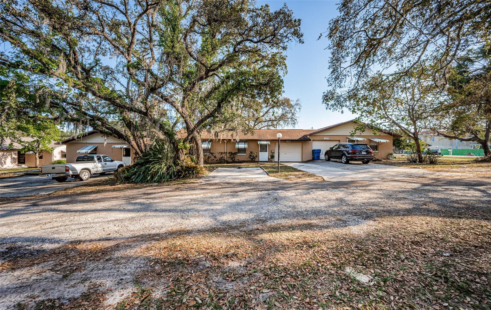 Listing photo id 35 for 618 July Drive
