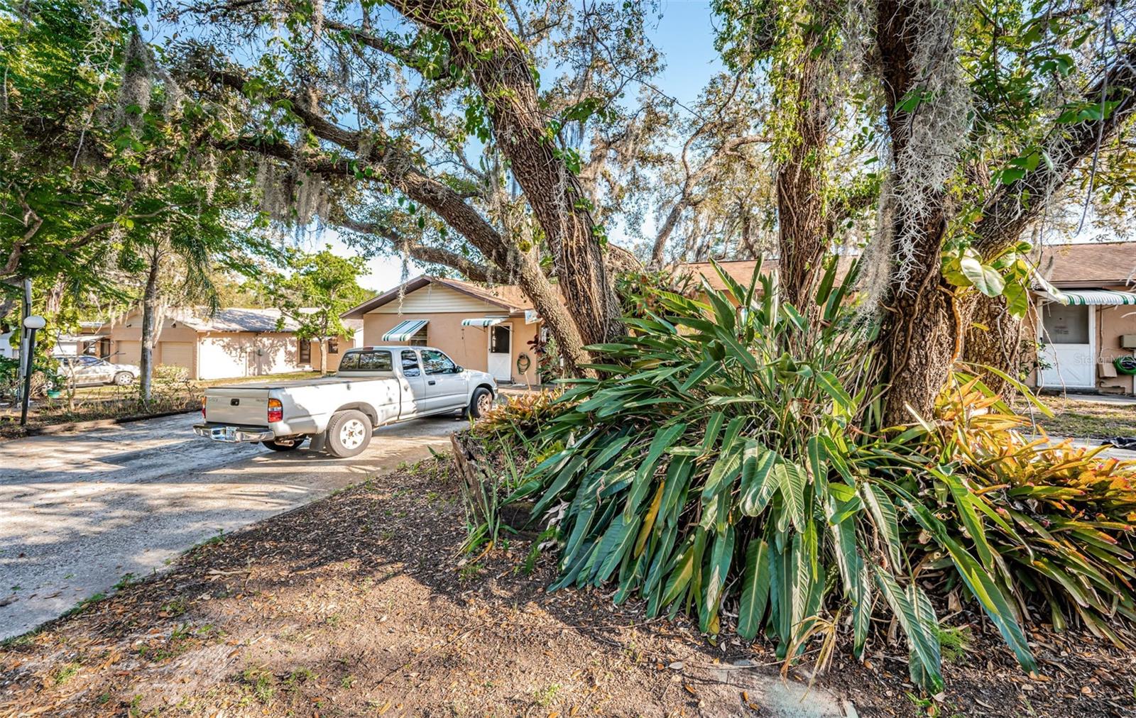 Listing photo id 38 for 618 July Drive
