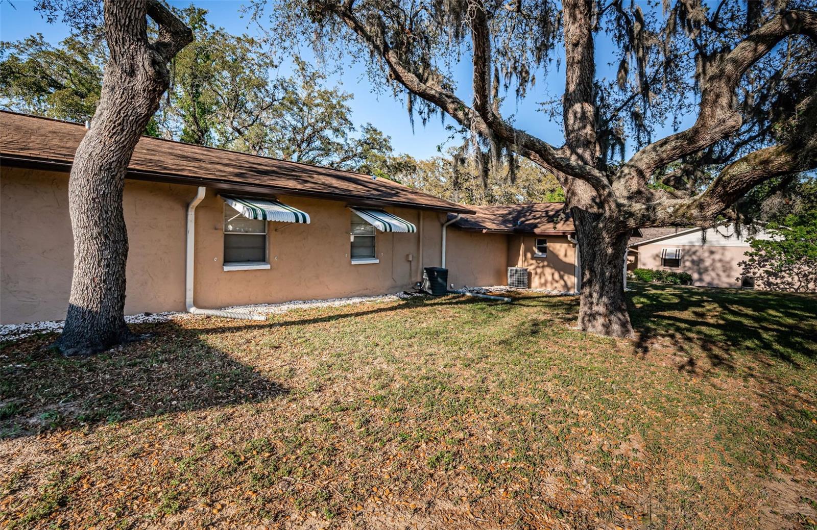 Listing photo id 43 for 618 July Drive