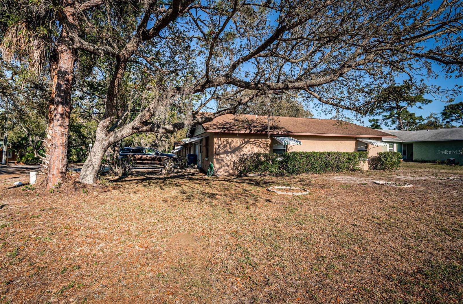 Listing photo id 45 for 618 July Drive