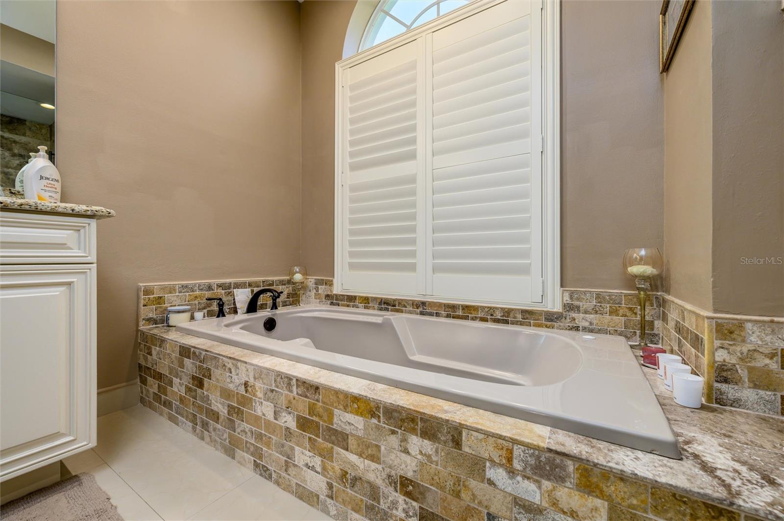 Image 20 of 47 For 30314 Fairway Drive