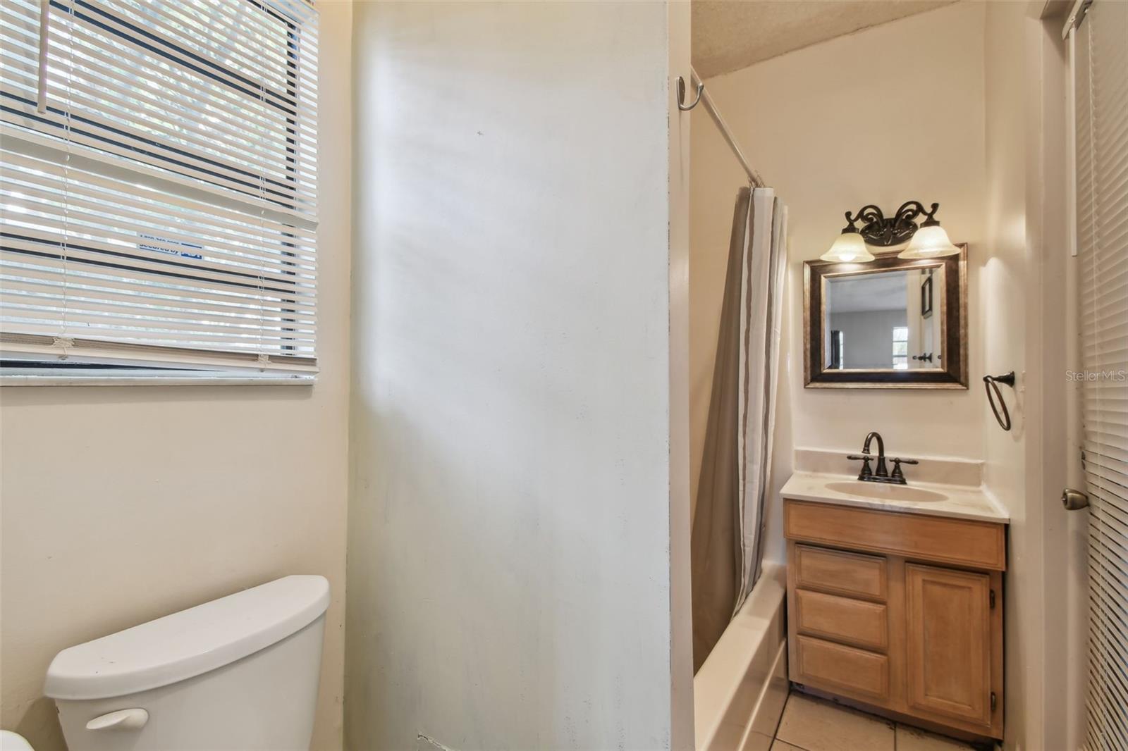 Image 18 of 61 For 1219 Michigan Drive N