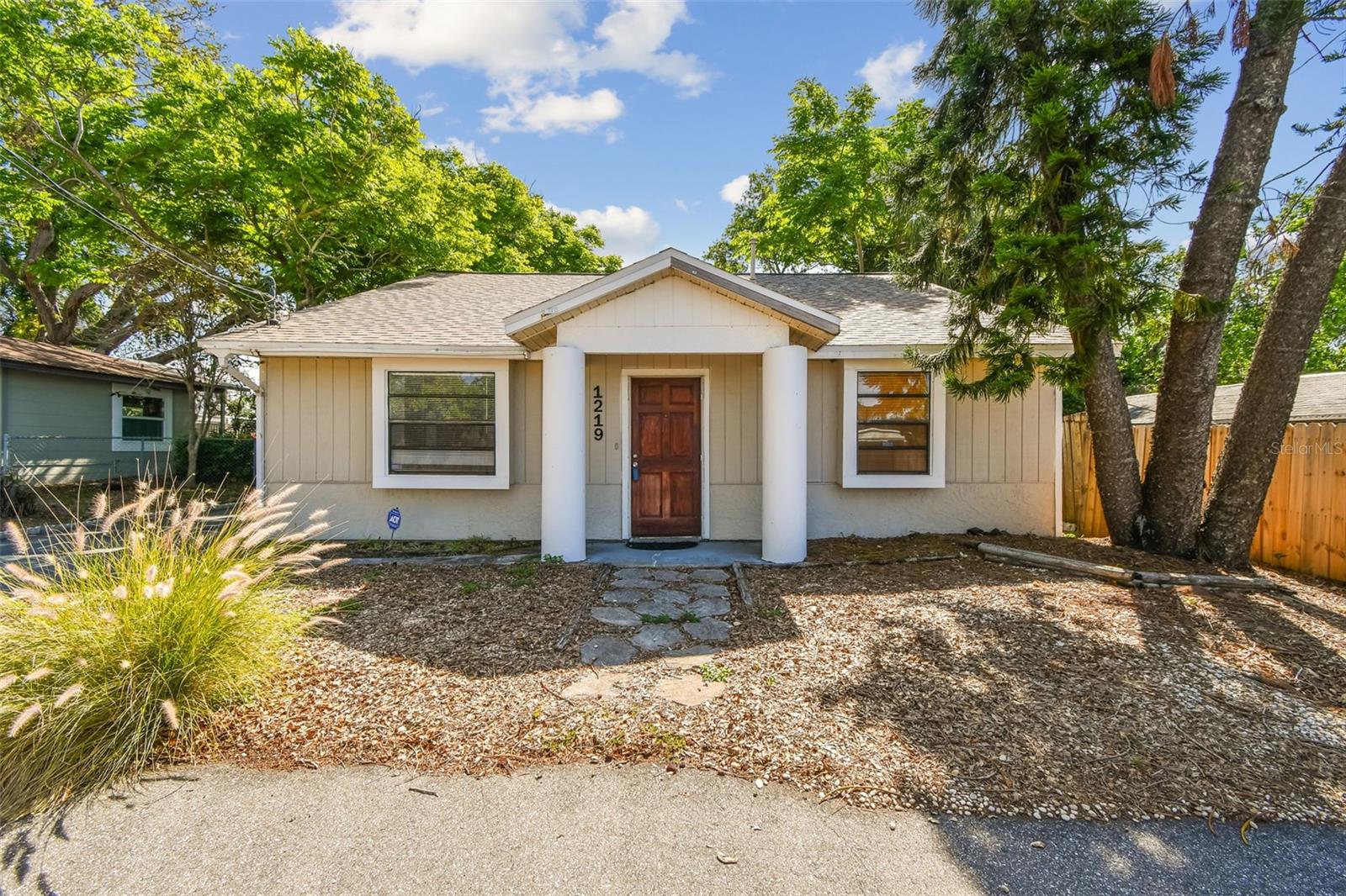 Image 2 of 61 For 1219 Michigan Drive N