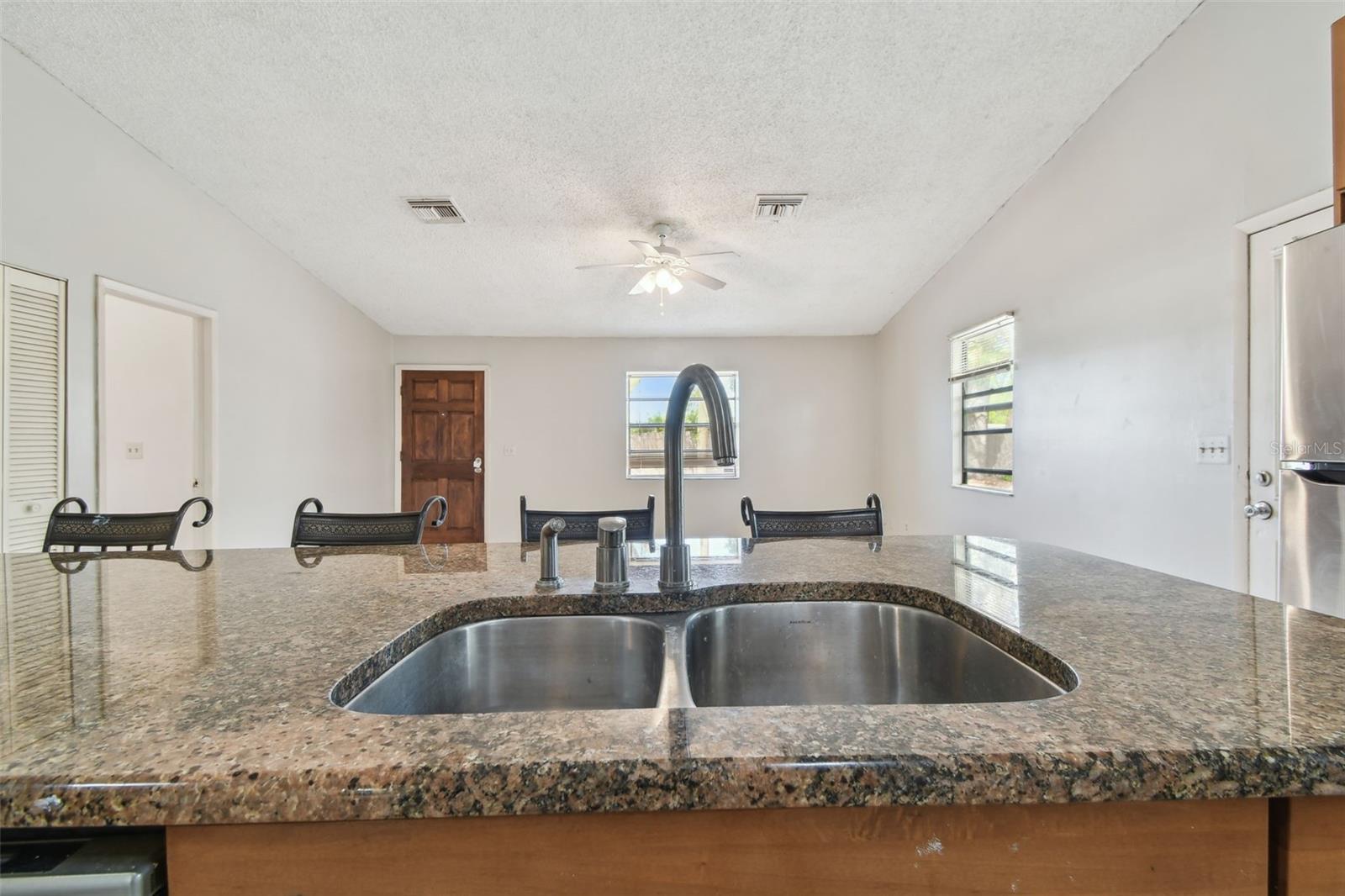 Image 20 of 61 For 1219 Michigan Drive N
