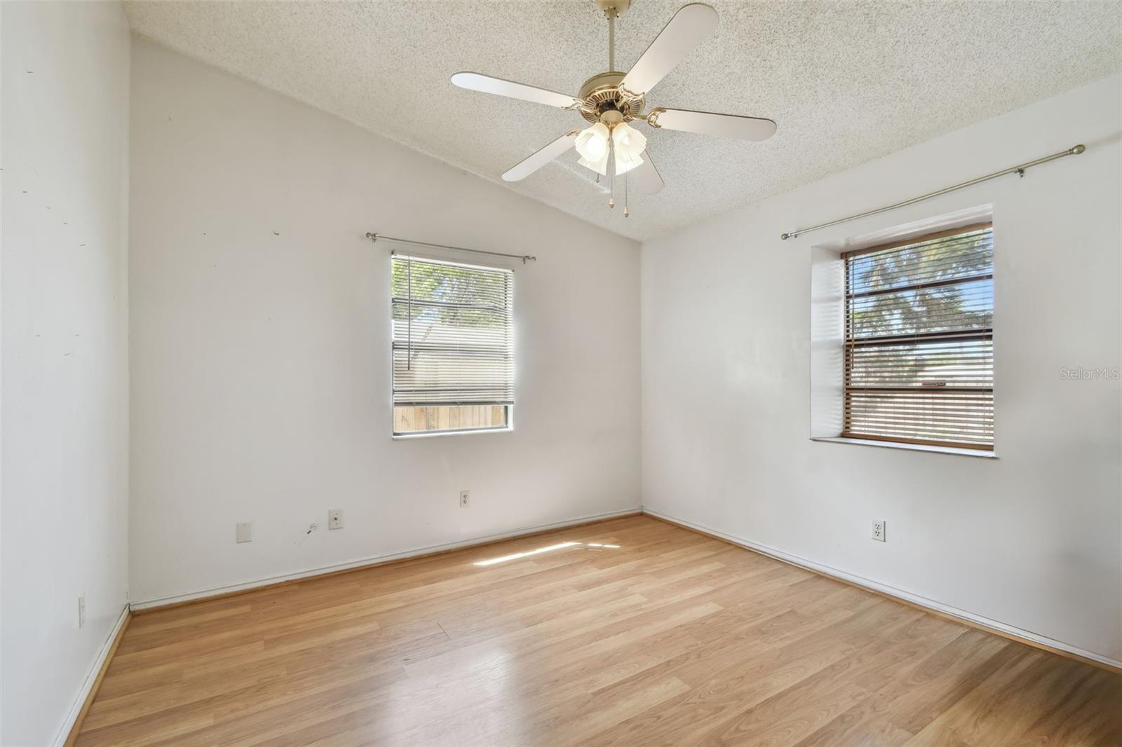 Image 24 of 61 For 1219 Michigan Drive N