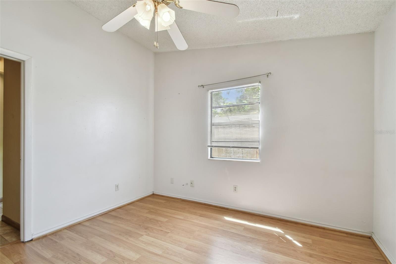 Image 25 of 61 For 1219 Michigan Drive N