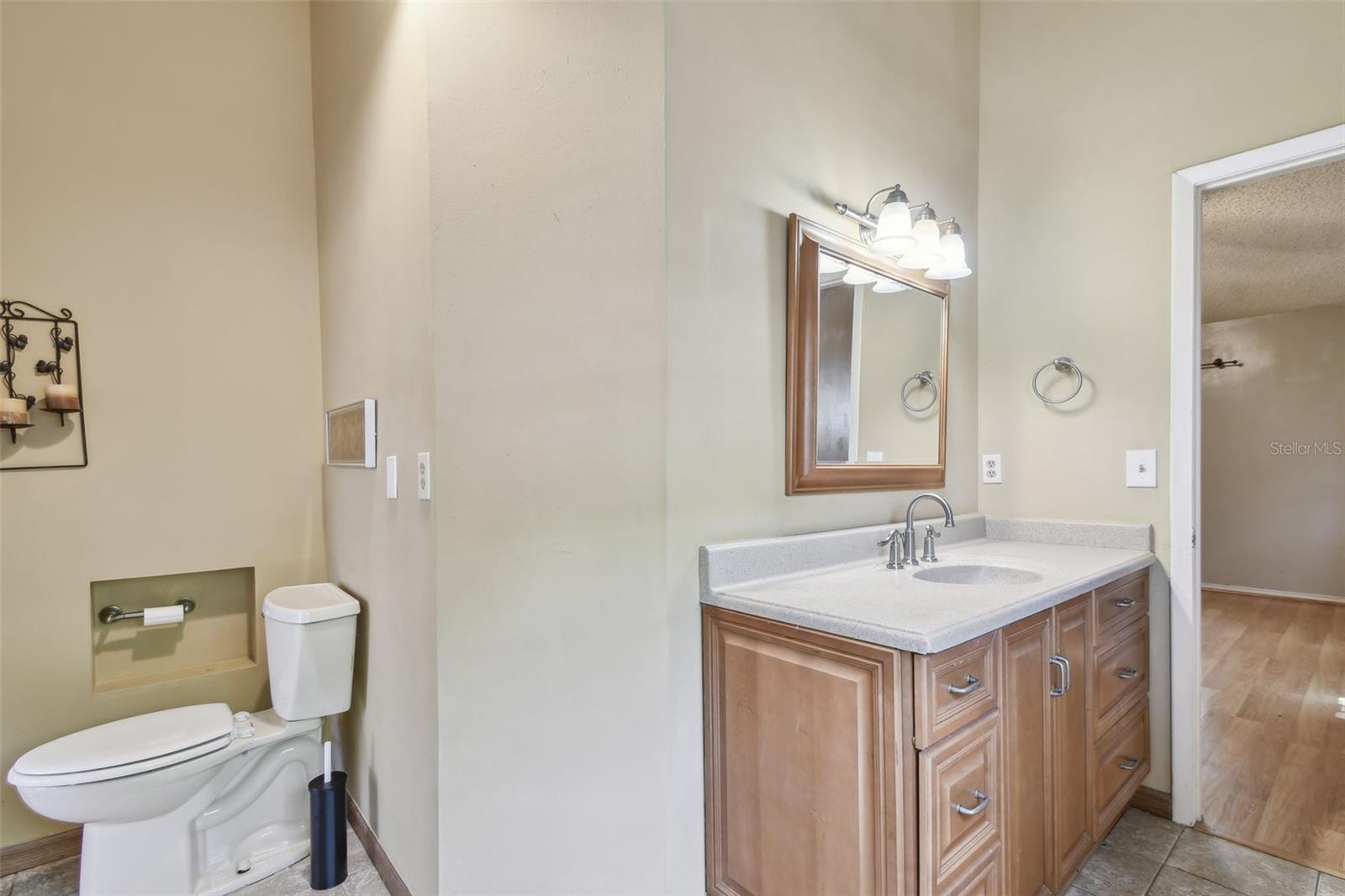 Image 29 of 61 For 1219 Michigan Drive N