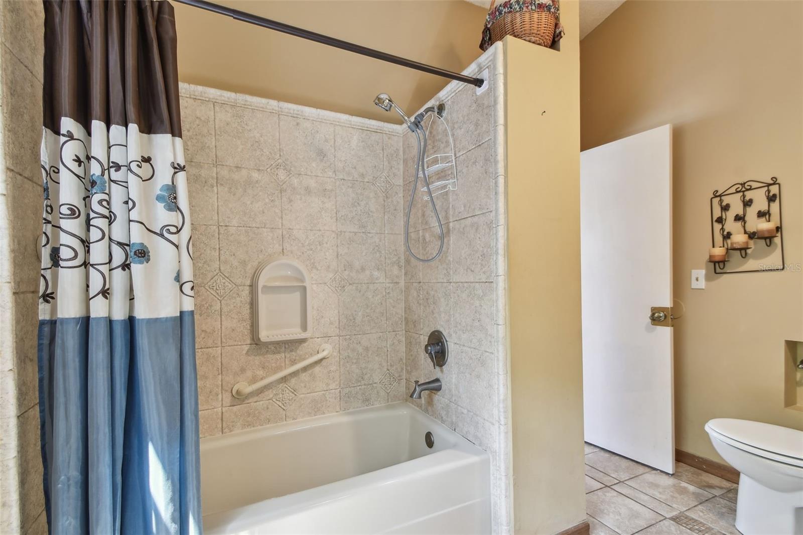 Image 30 of 61 For 1219 Michigan Drive N