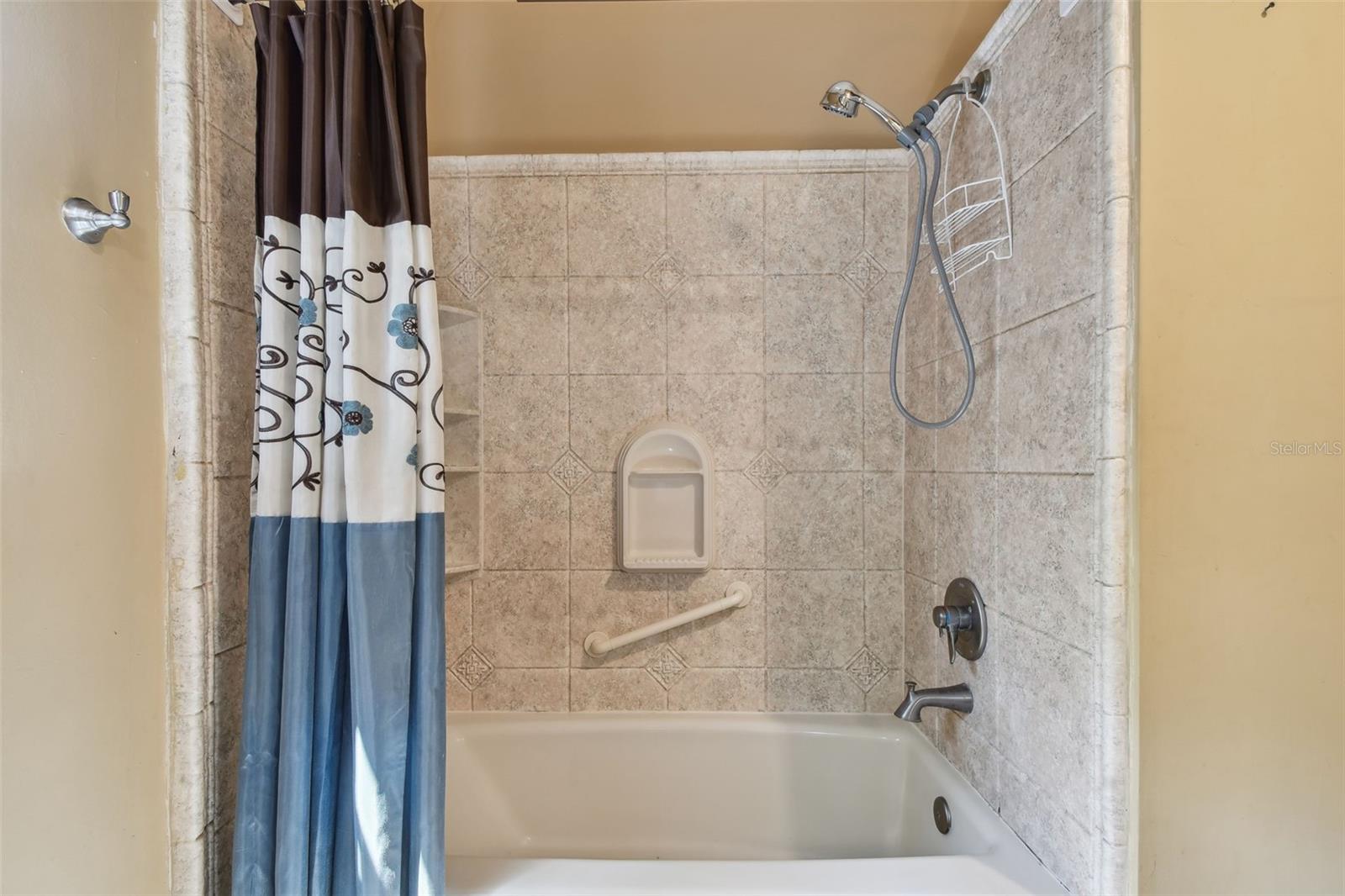 Image 31 of 61 For 1219 Michigan Drive N