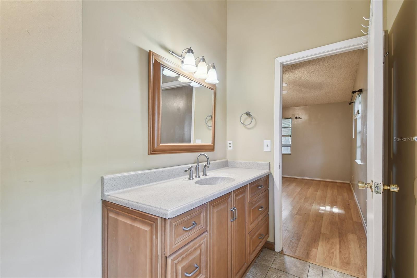 Image 32 of 61 For 1219 Michigan Drive N
