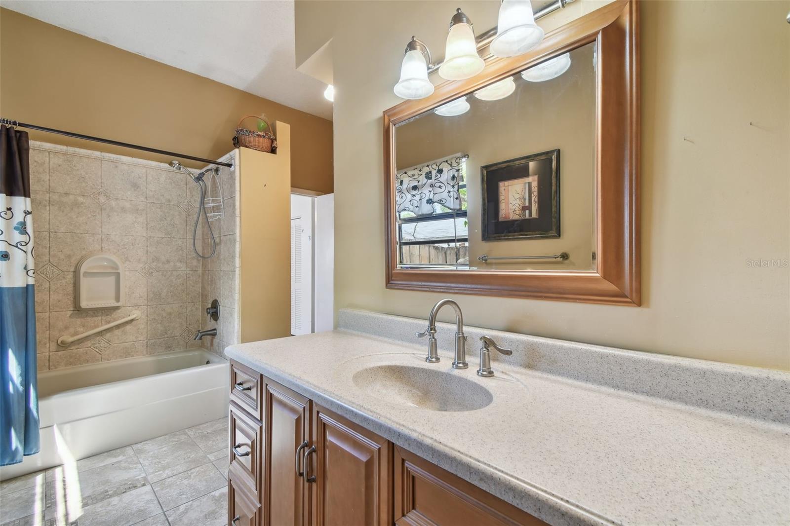 Image 33 of 61 For 1219 Michigan Drive N