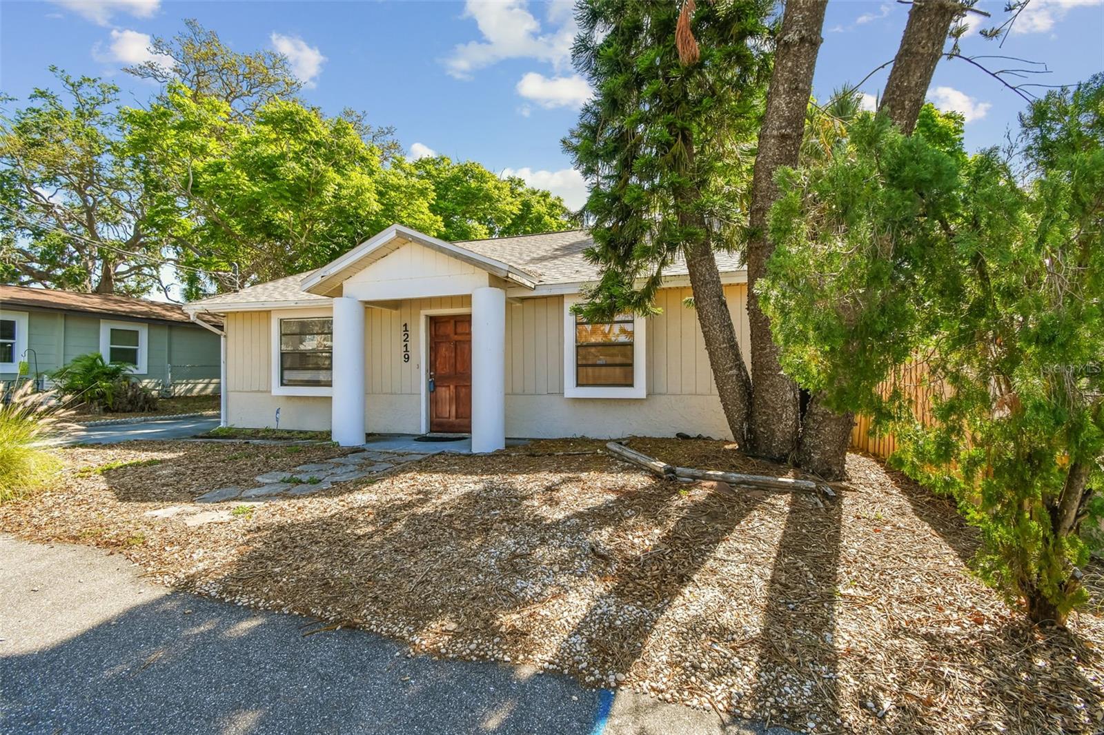 Image 4 of 61 For 1219 Michigan Drive N