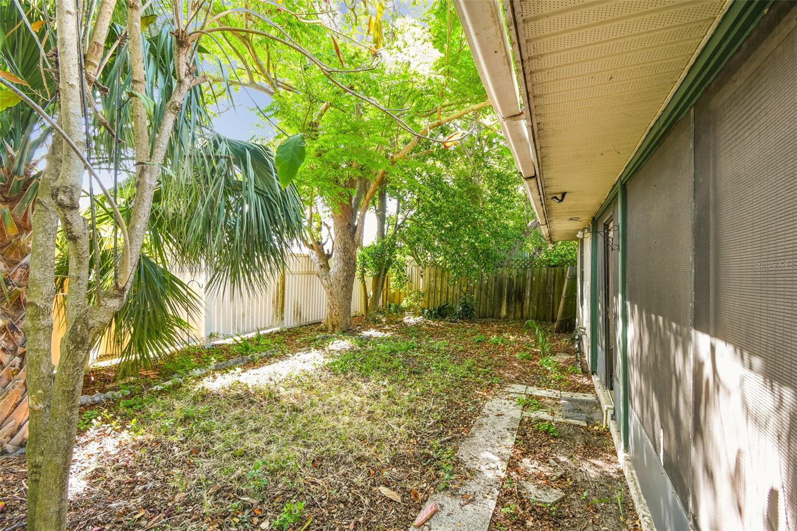 Image 46 of 61 For 1219 Michigan Drive N