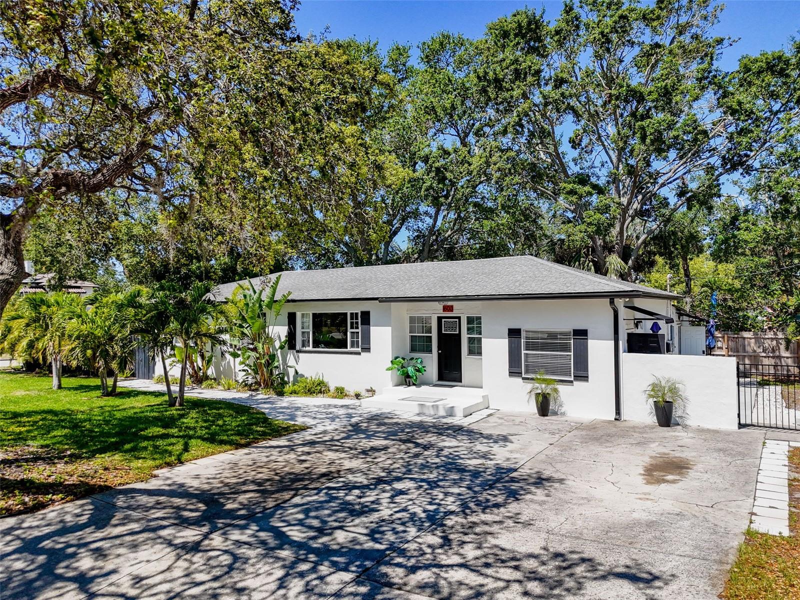 Image 39 of 79 For 1600 Pasadena Dr