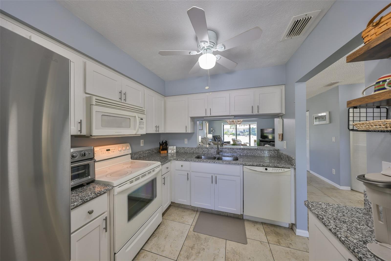 Image 7 of 40 For 319 Kelsey Way