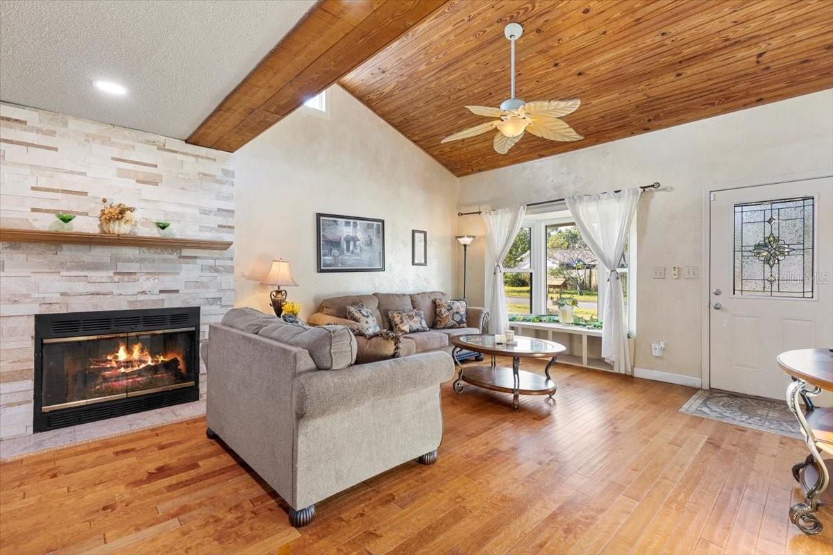 Image 5 of 40 For 7025 Orkney Avenue N