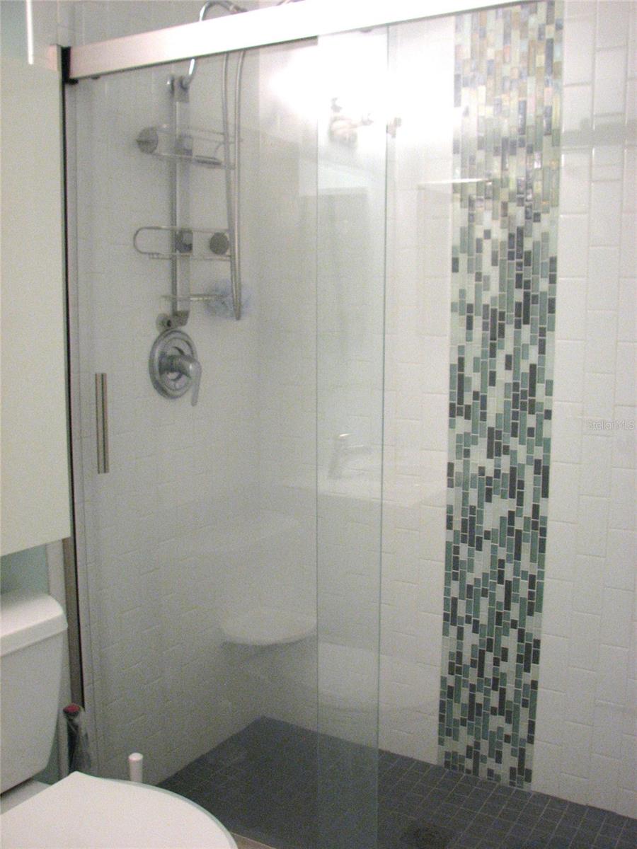 Image 11 of 19 For 2116 Harleston Place 213