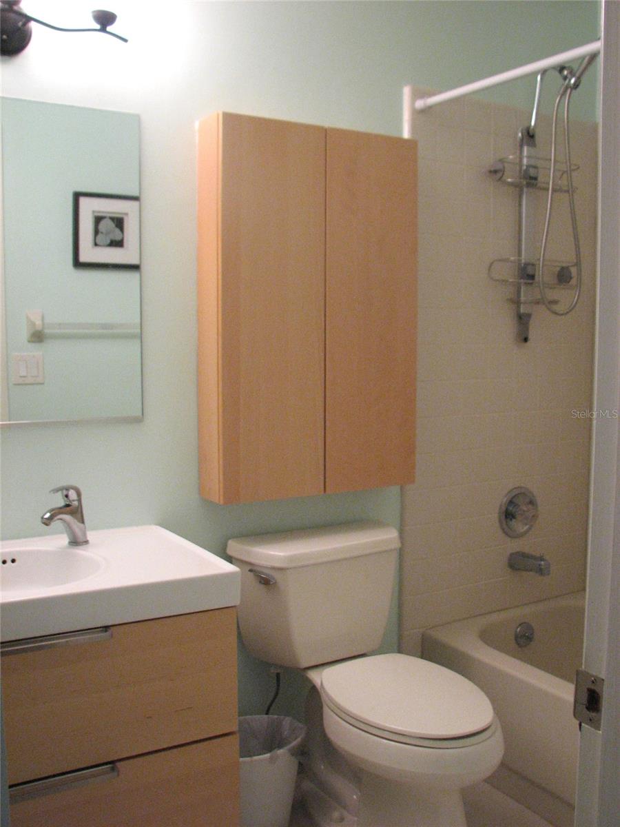 Image 14 of 19 For 2116 Harleston Place 213