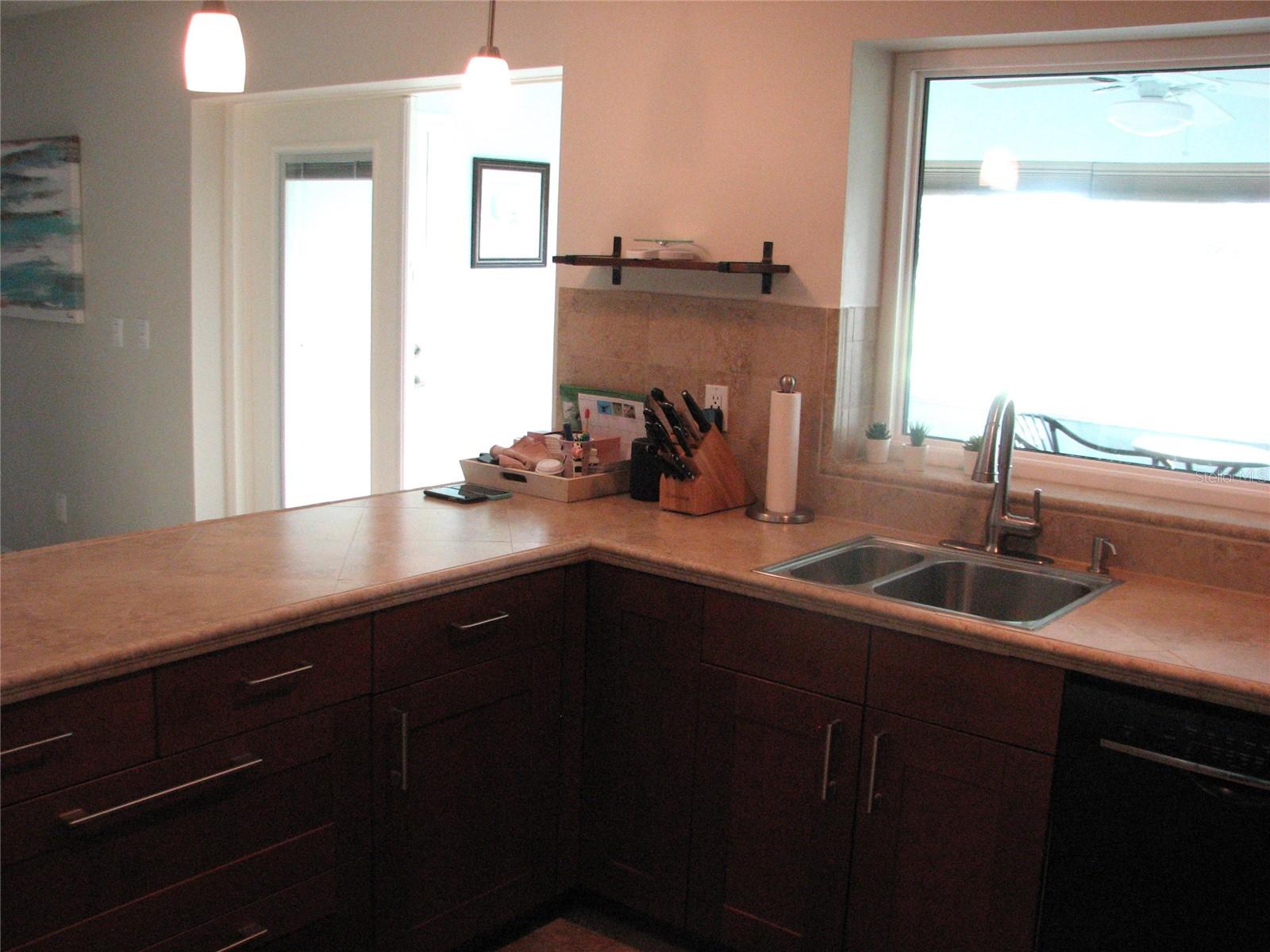 Image 7 of 19 For 2116 Harleston Place 213