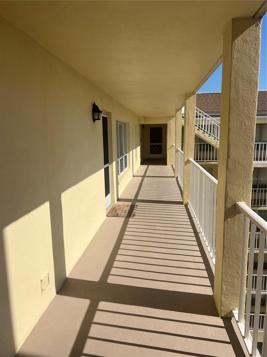 Image 5 of 42 For 9000 Commodore Drive 607