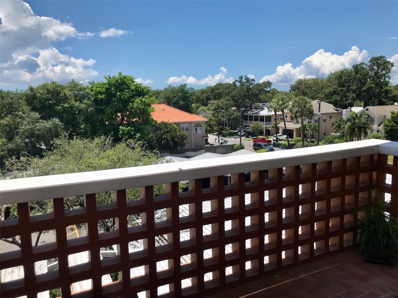 Image 11 of 14 For 4015 Bayshore Boulevard 4d