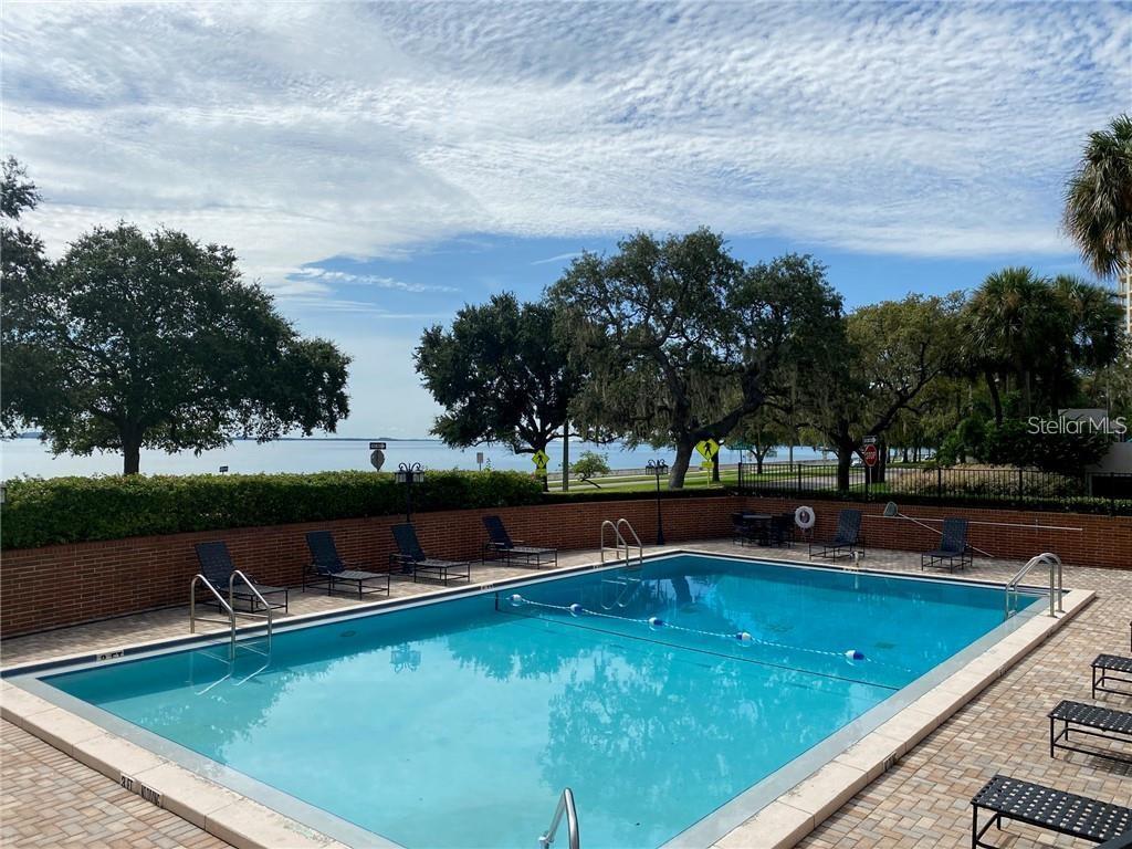 Image 12 of 14 For 4015 Bayshore Boulevard 4d