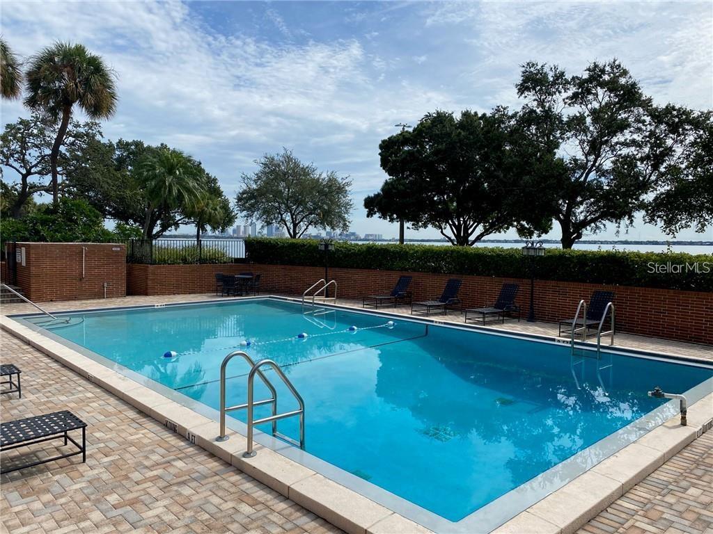 Image 13 of 14 For 4015 Bayshore Boulevard 4d