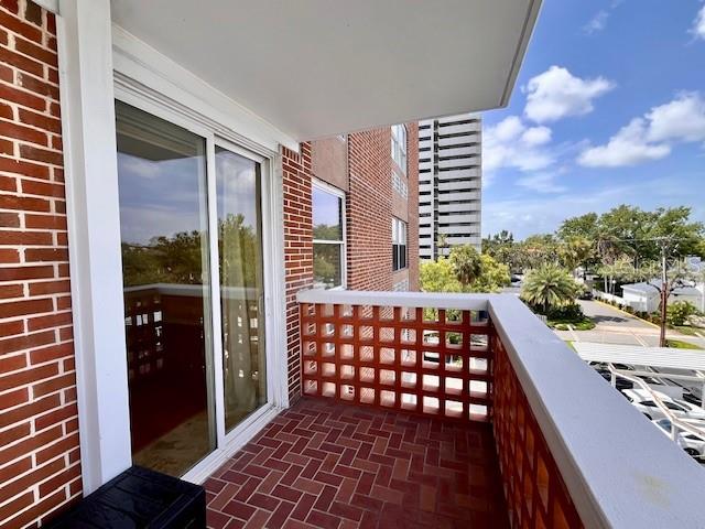 Image 17 of 26 For 4015 Bayshore Boulevard 4d