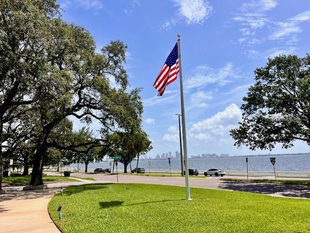 Image 25 of 26 For 4015 Bayshore Boulevard 4d