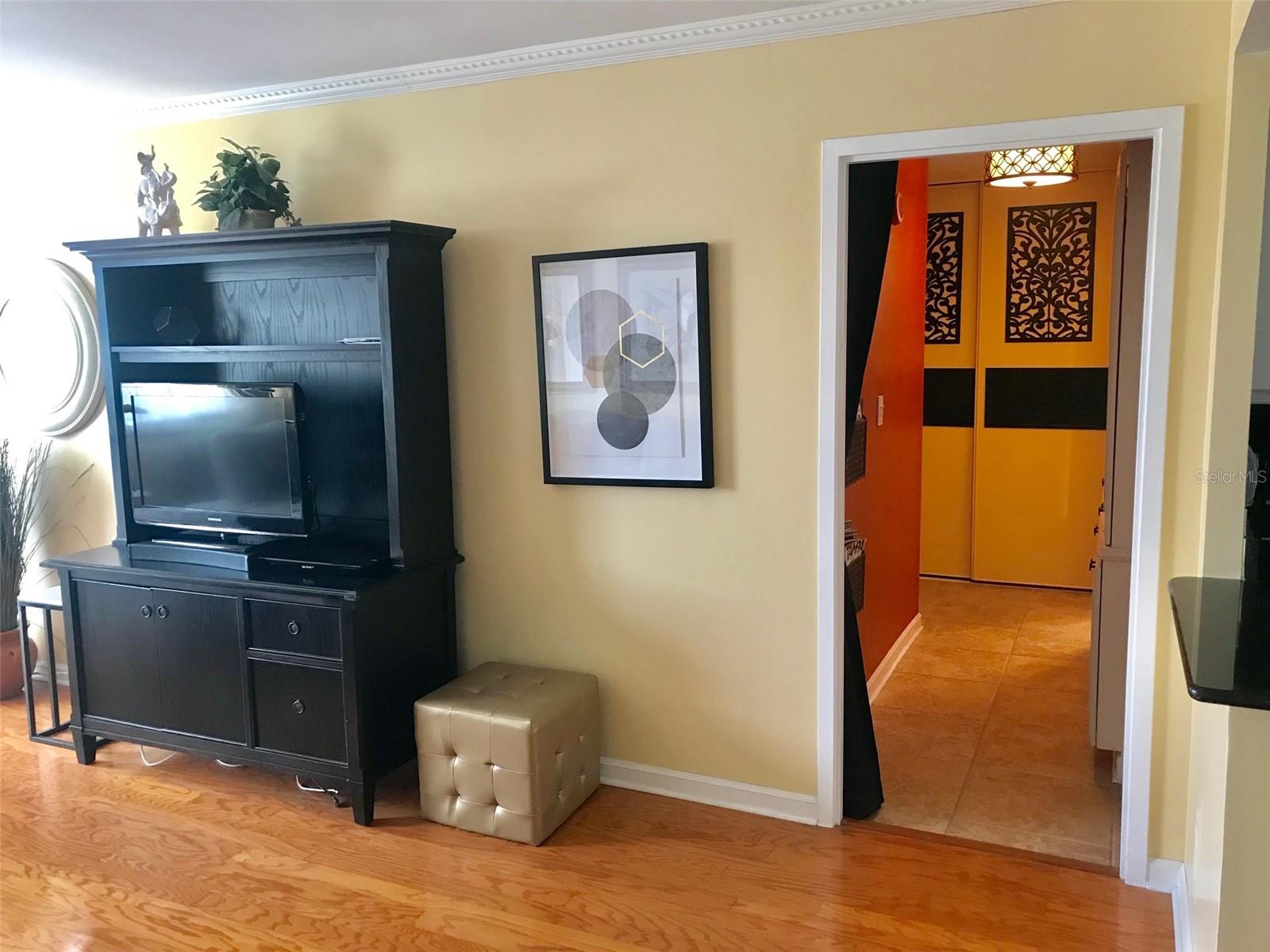 Image 3 of 14 For 4015 Bayshore Boulevard 4d