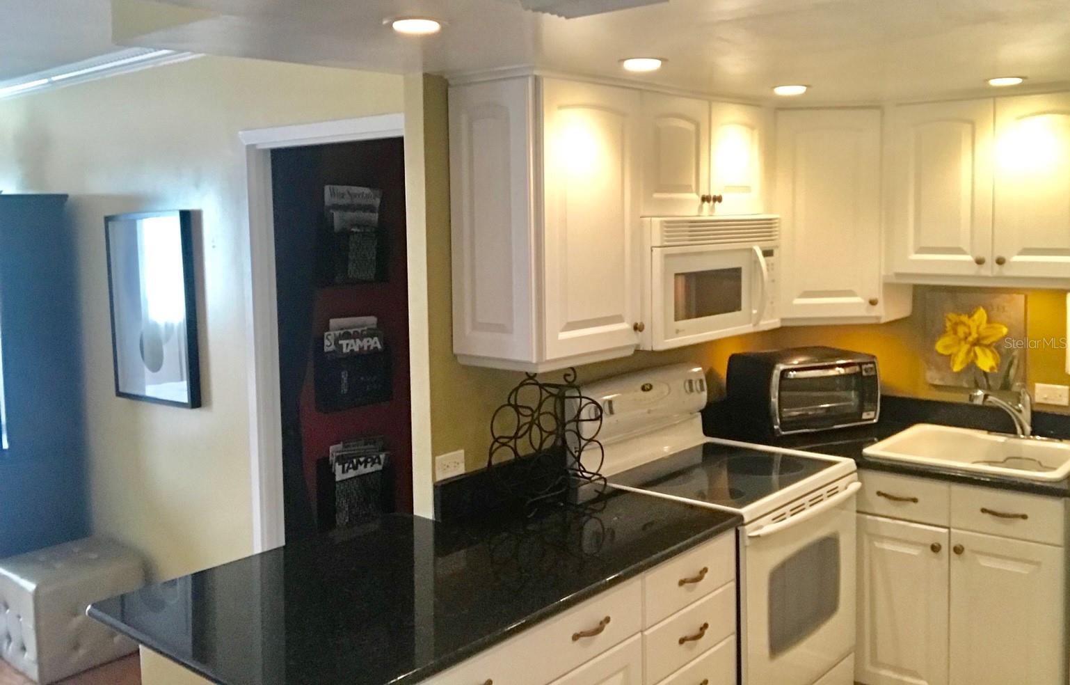 Image 5 of 14 For 4015 Bayshore Boulevard 4d