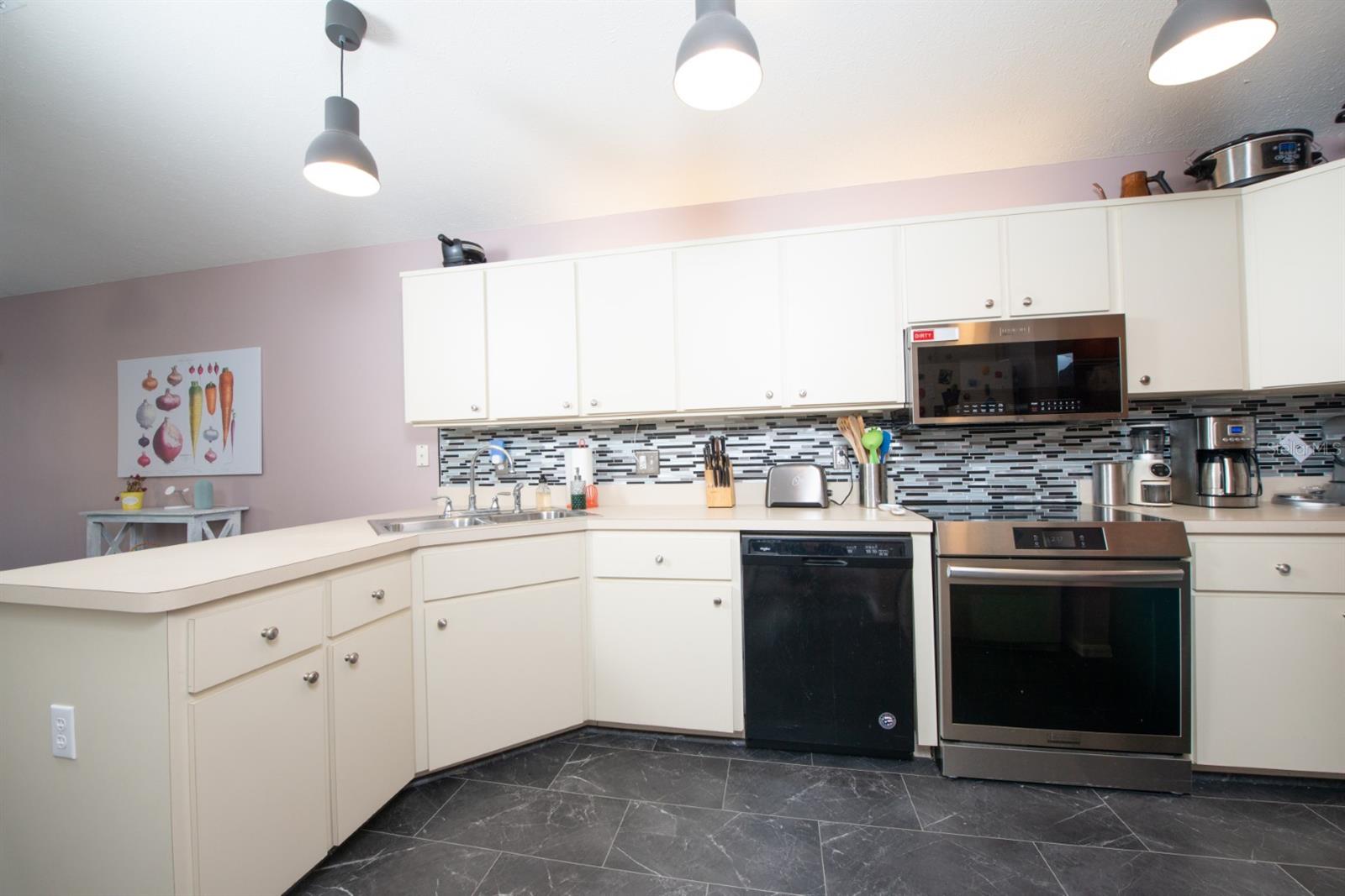 Image 24 of 40 For 10321 Ravines Drive