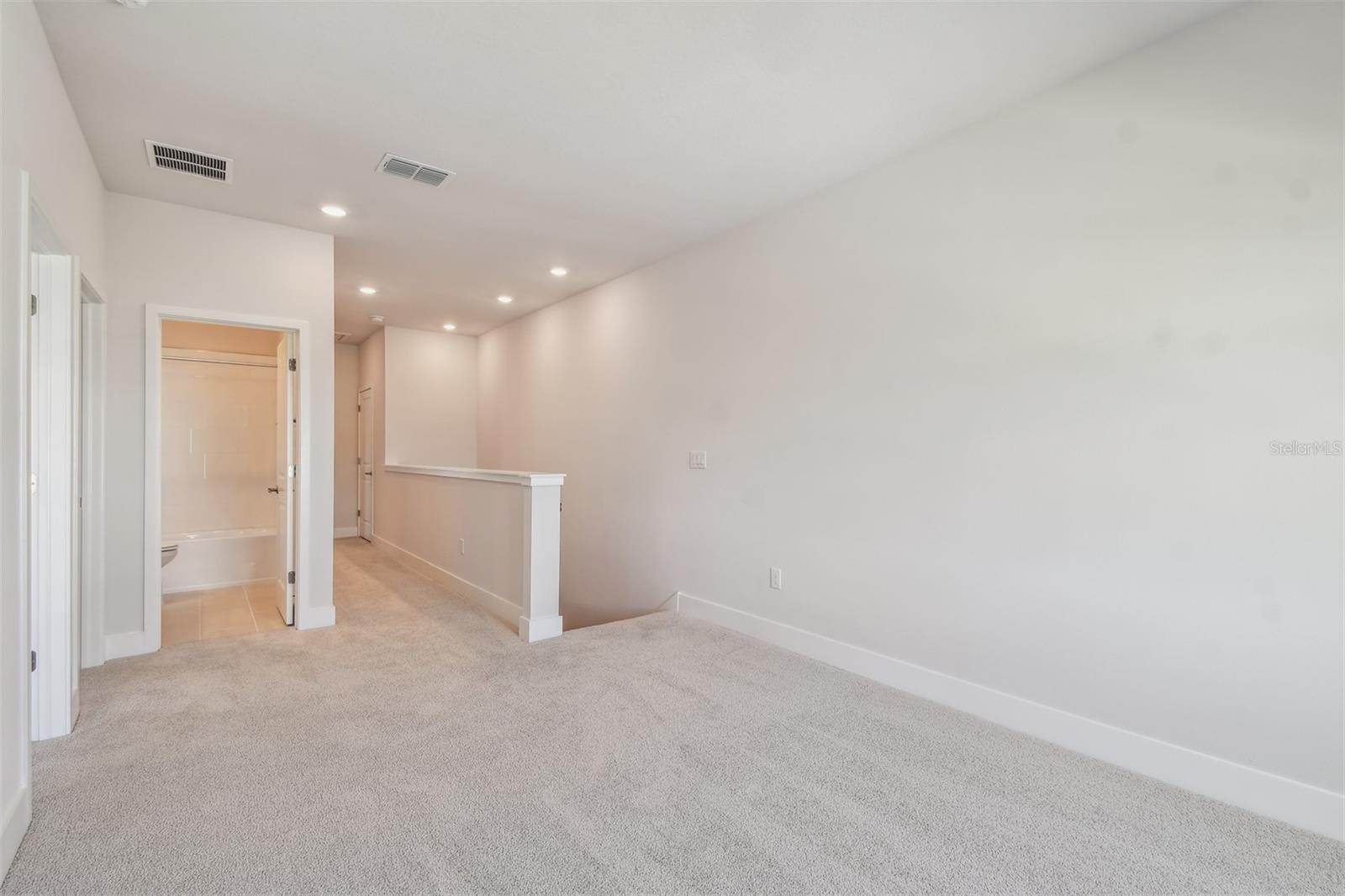 Image 25 of 44 For 10712 Oak Bend Drive