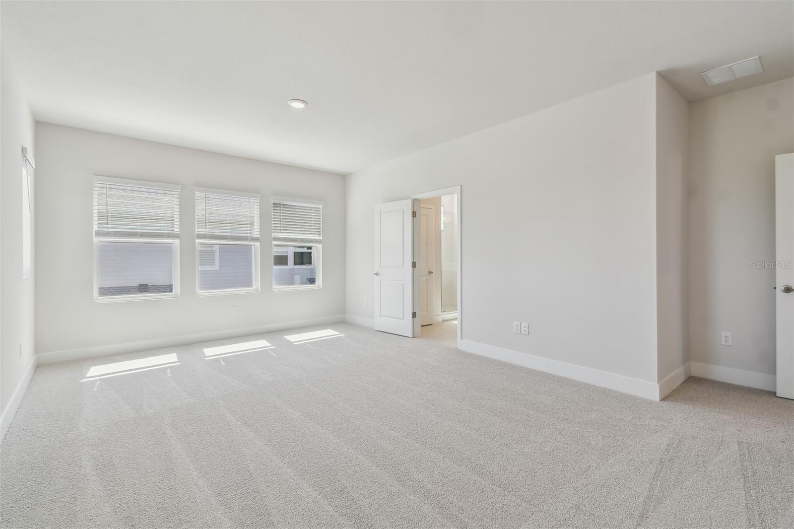Image 28 of 44 For 10712 Oak Bend Drive