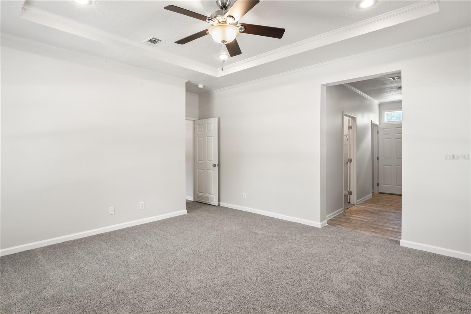 Image 11 of 26 For 4568 18th Avenue S