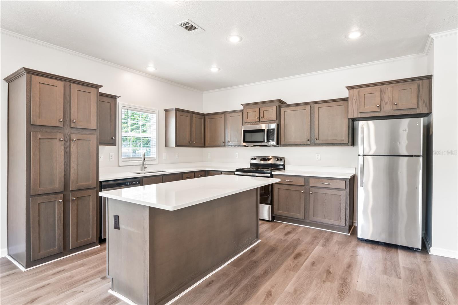Image 6 of 26 For 4568 18th Avenue S