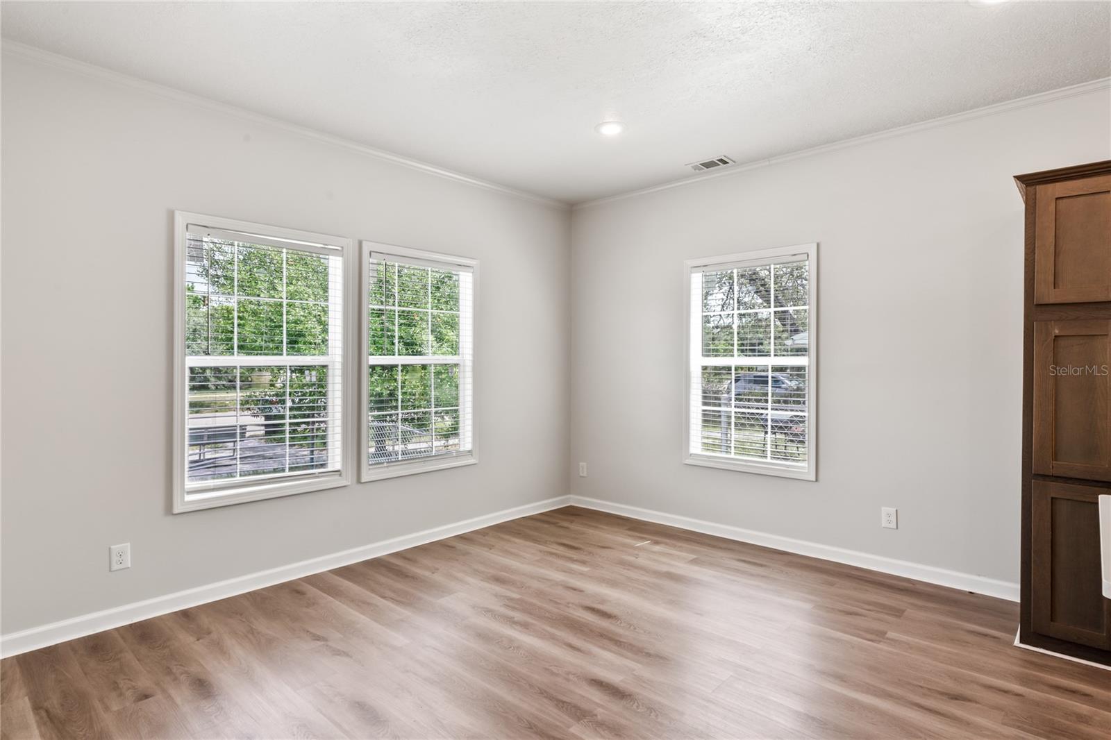 Image 9 of 26 For 4568 18th Avenue S