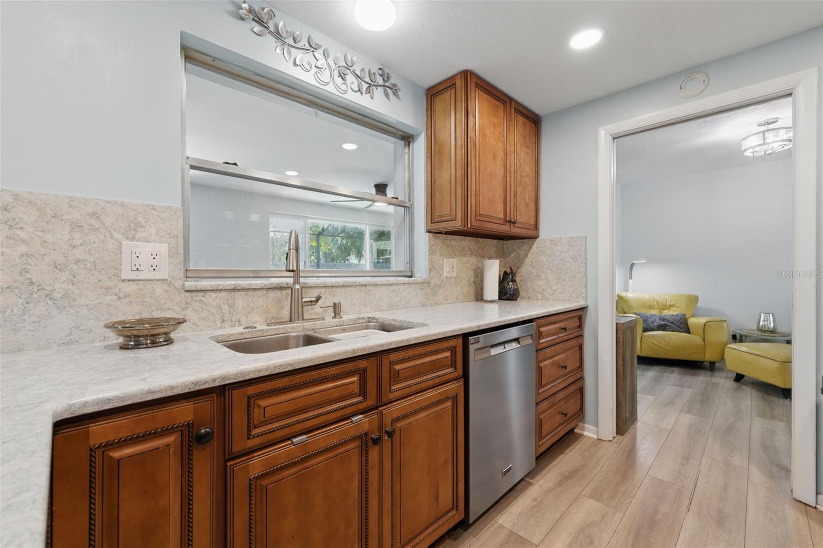 Image 14 of 36 For 3400 Park Street N